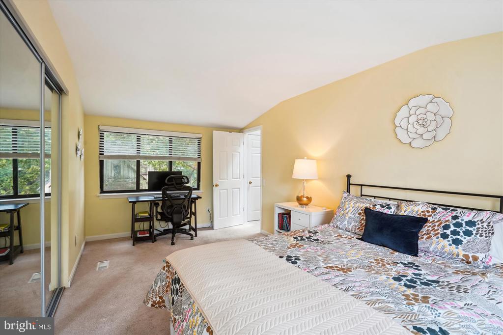 1505 Farsta Ct