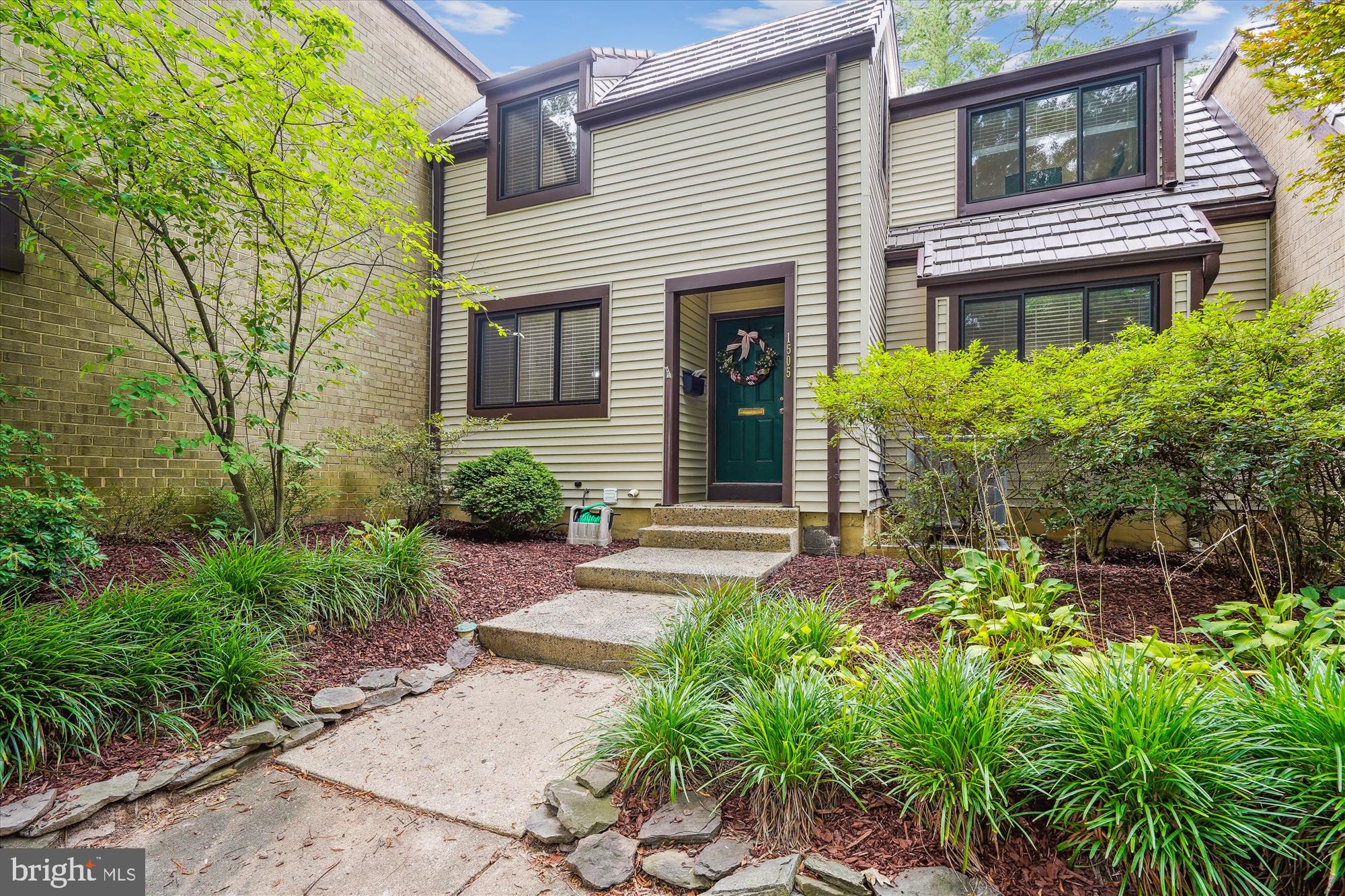 1505 Farsta Ct