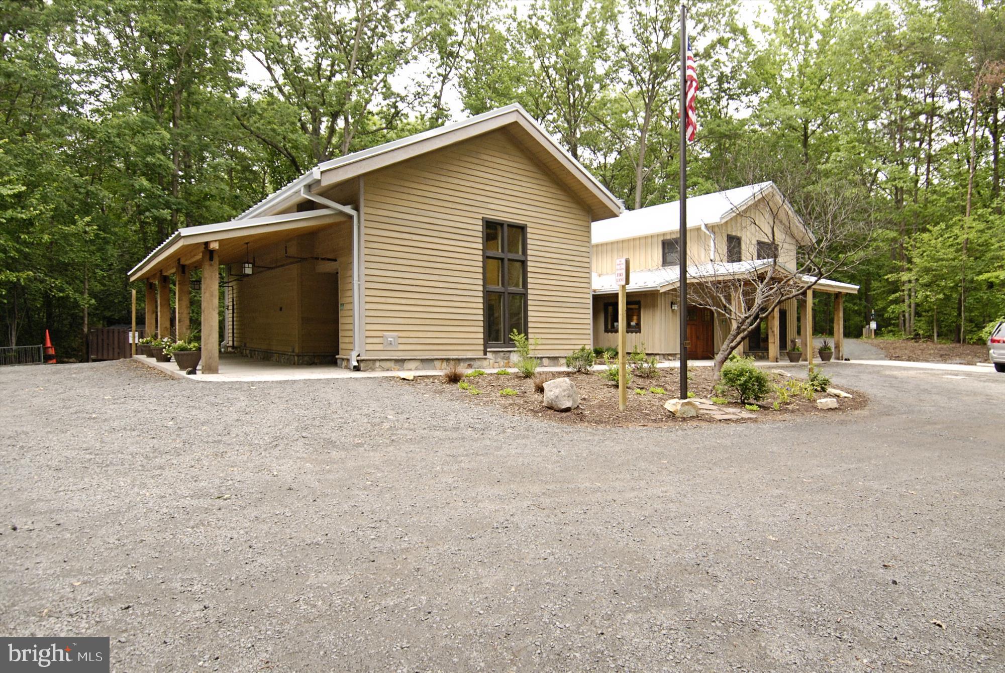 2401 Bugle Ln