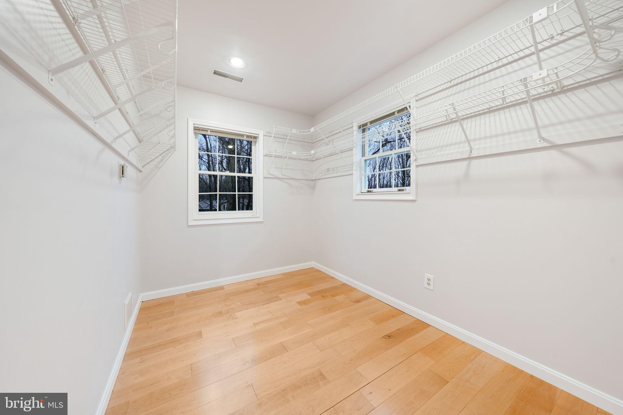 2401 Bugle Ln
