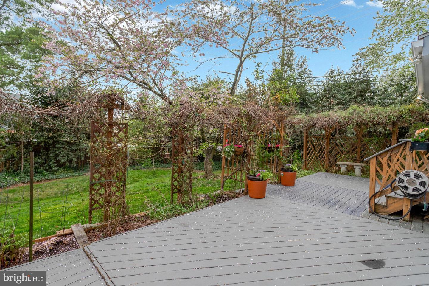 7231 Vistas Ln