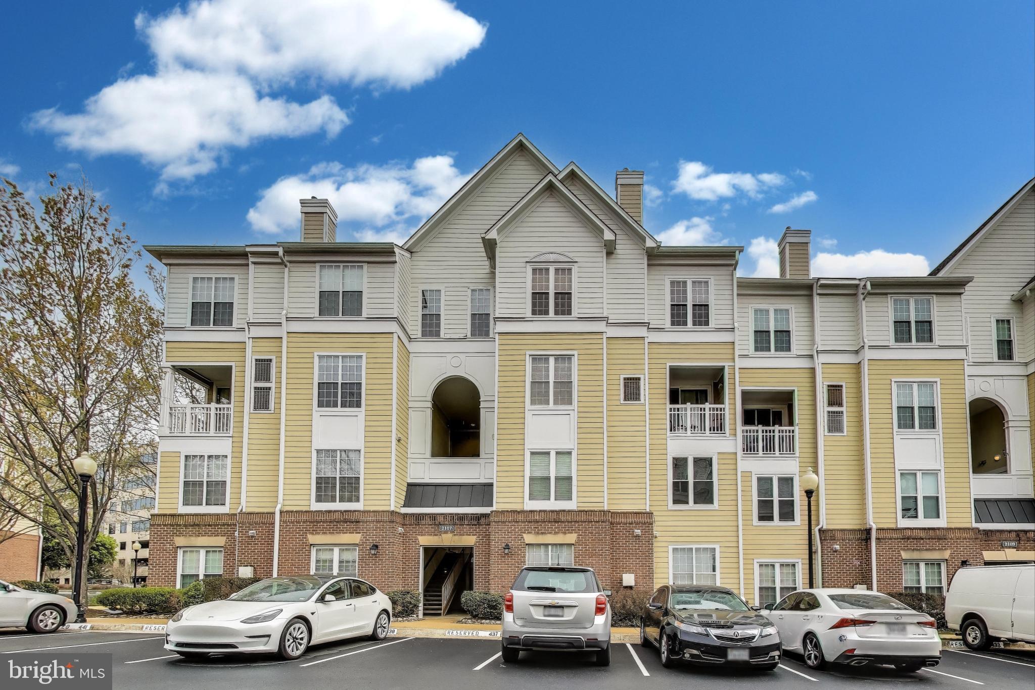 2107 Highcourt Ln #304