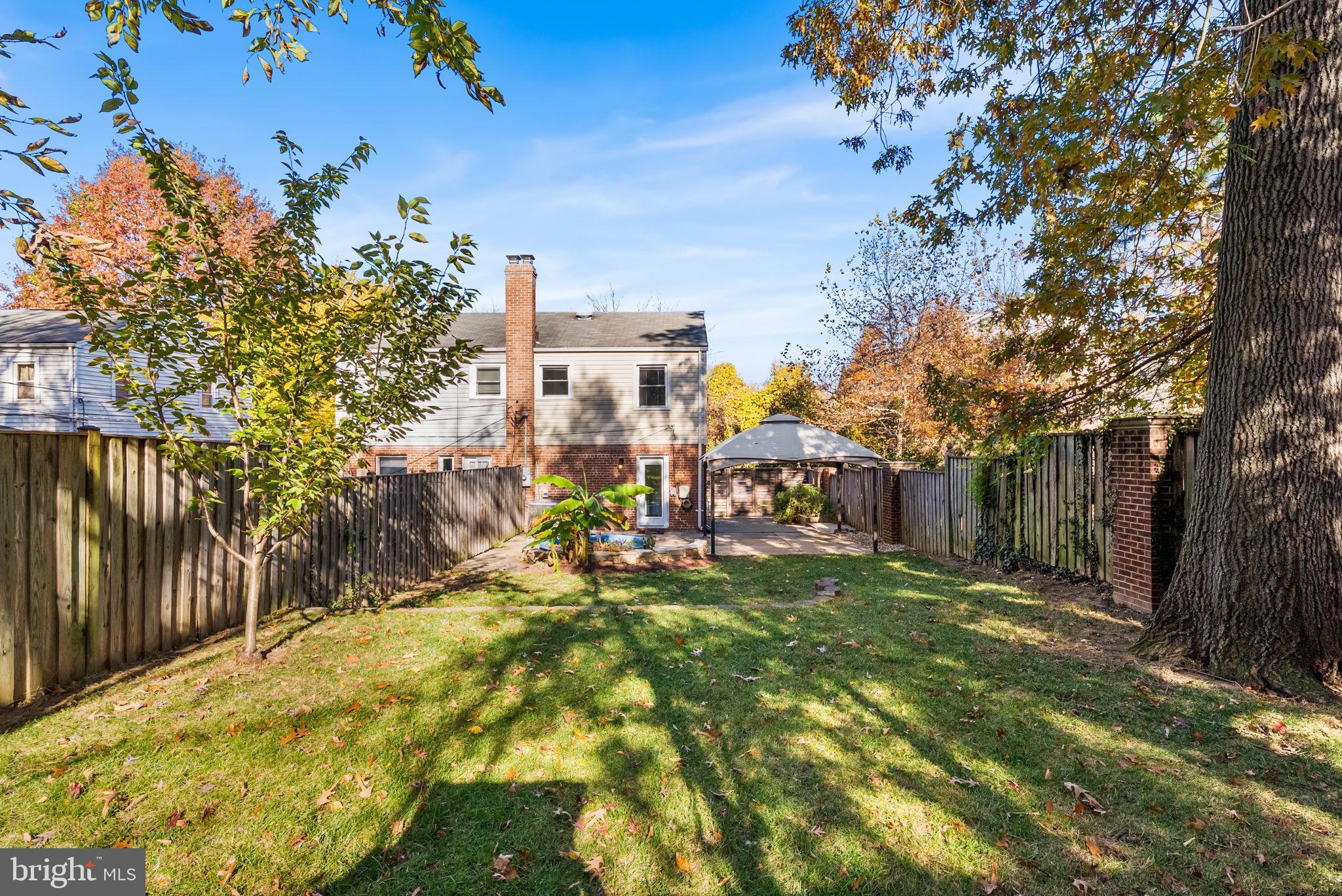 2101 FARRINGTON AVENUE