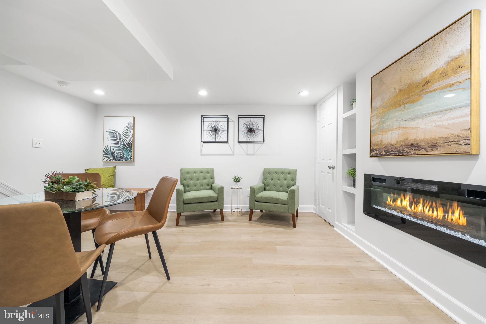 2101 FARRINGTON AVENUE