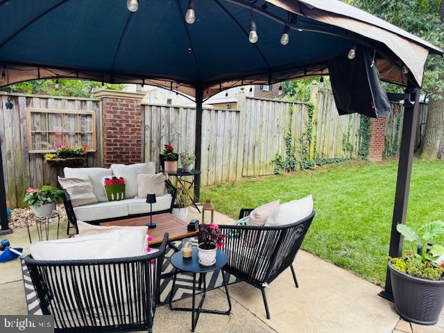 2101 FARRINGTON AVENUE