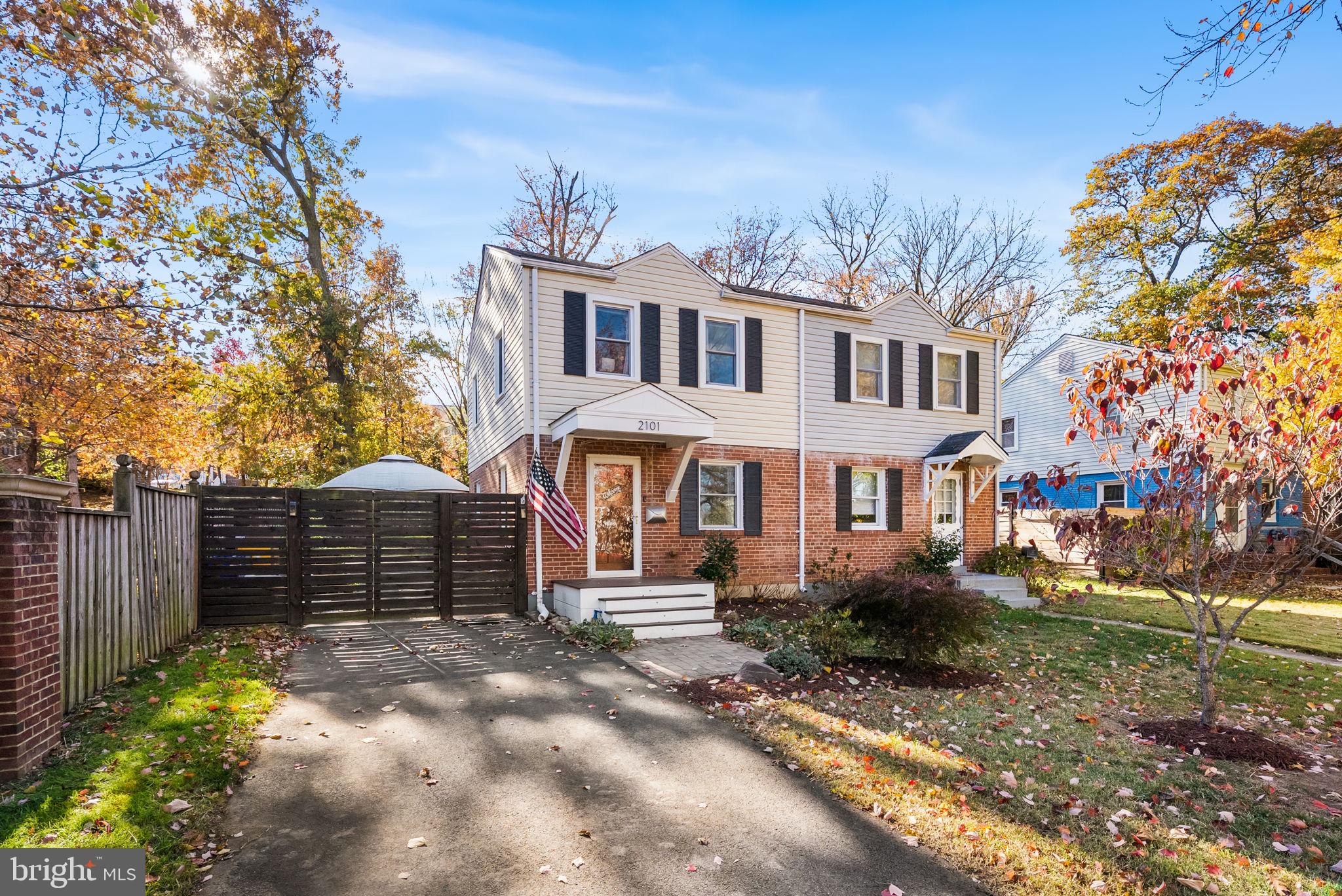 2101 FARRINGTON AVENUE