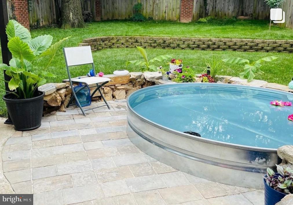 2101 FARRINGTON AVENUE