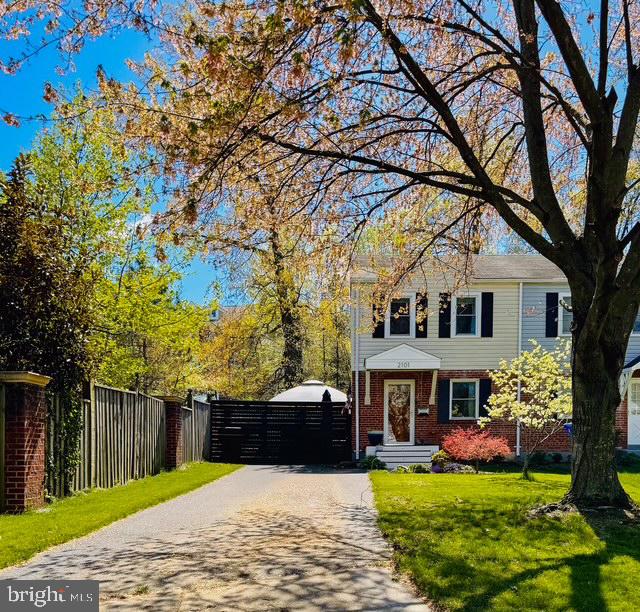 2101 FARRINGTON AVENUE