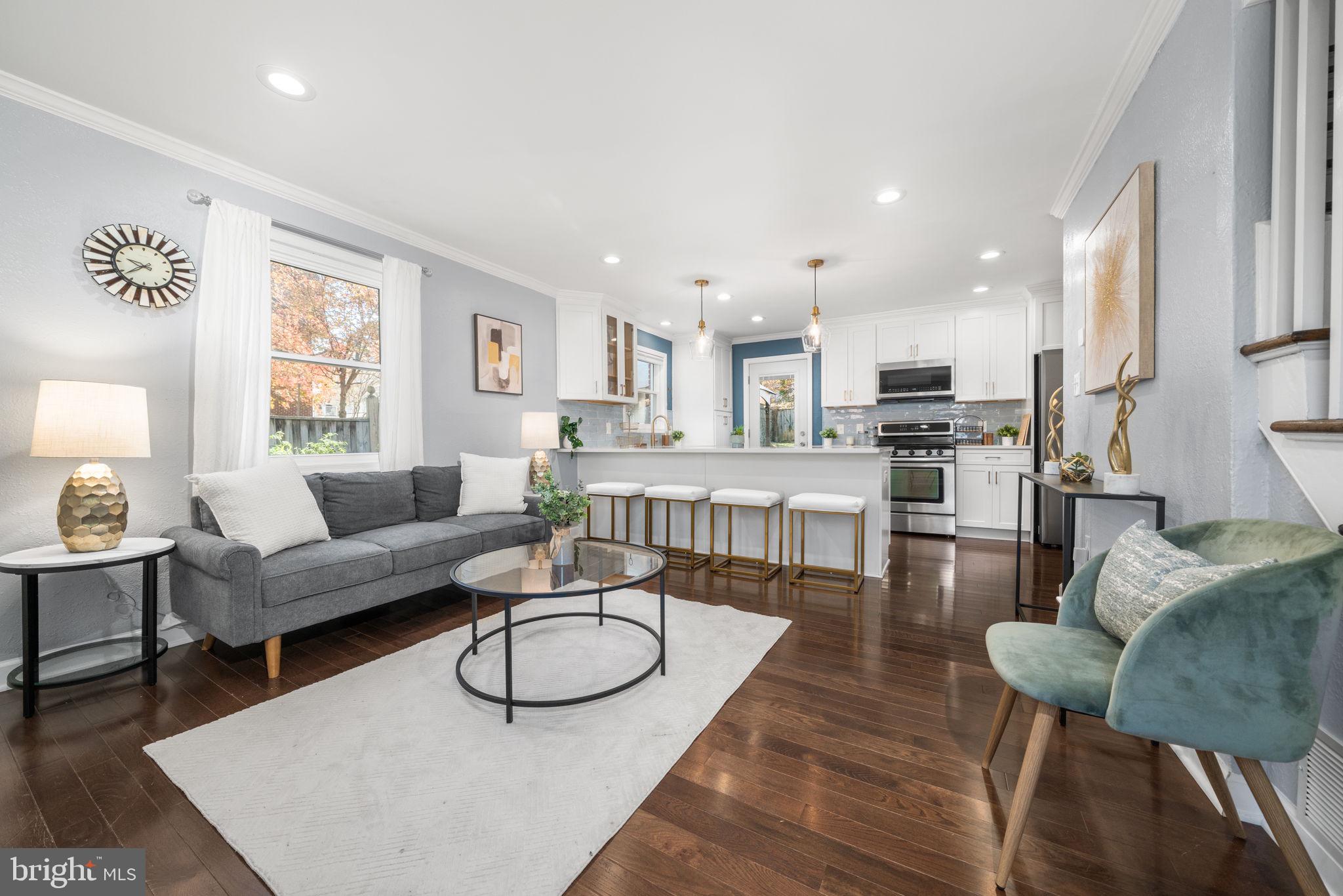 2101 FARRINGTON AVENUE