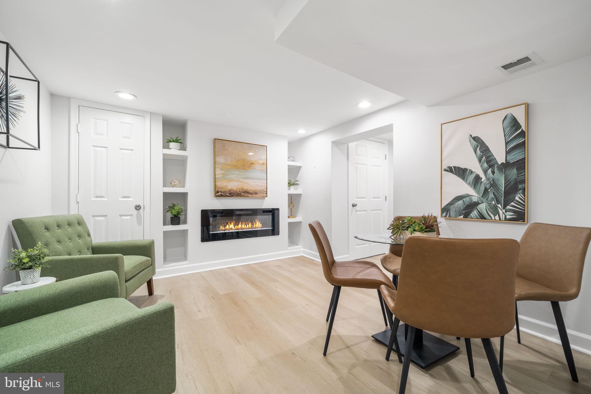 2101 FARRINGTON AVENUE