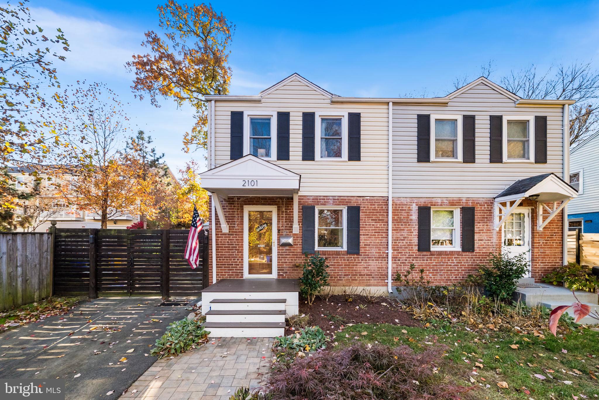 2101 FARRINGTON AVENUE