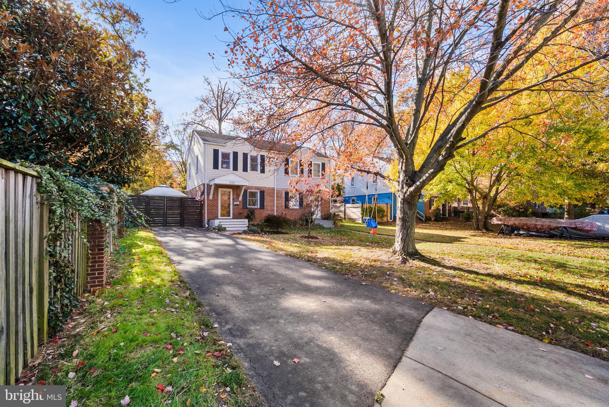 2101 FARRINGTON AVENUE