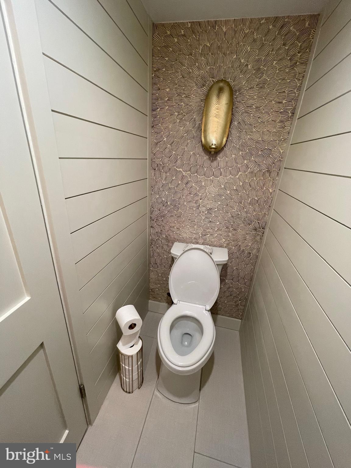 2314 WHEYSTONE COURT