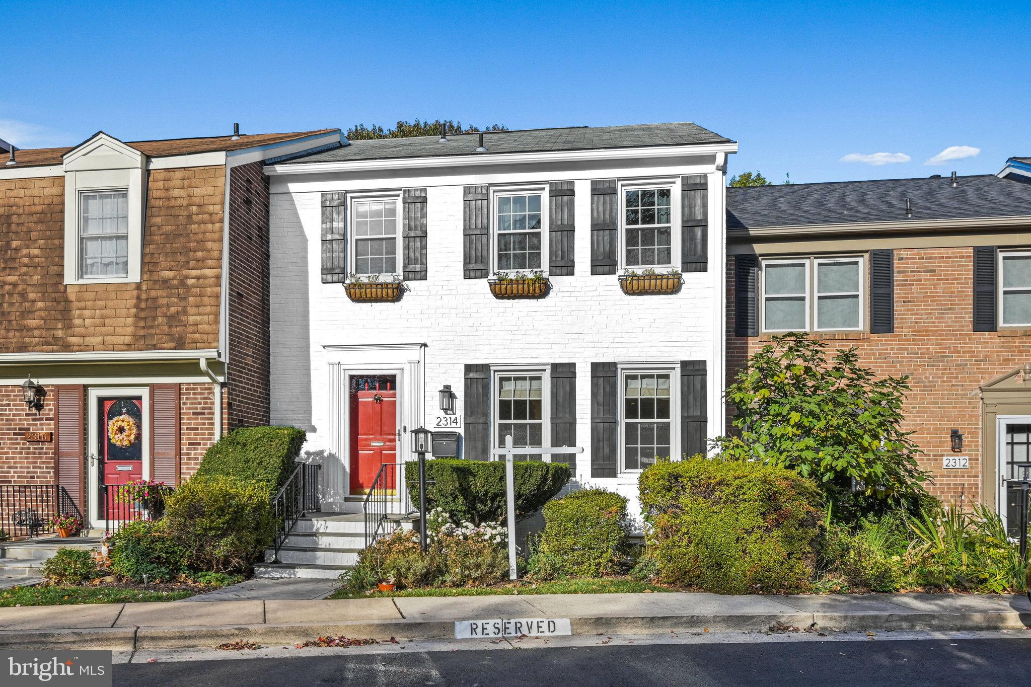 2314 WHEYSTONE COURT