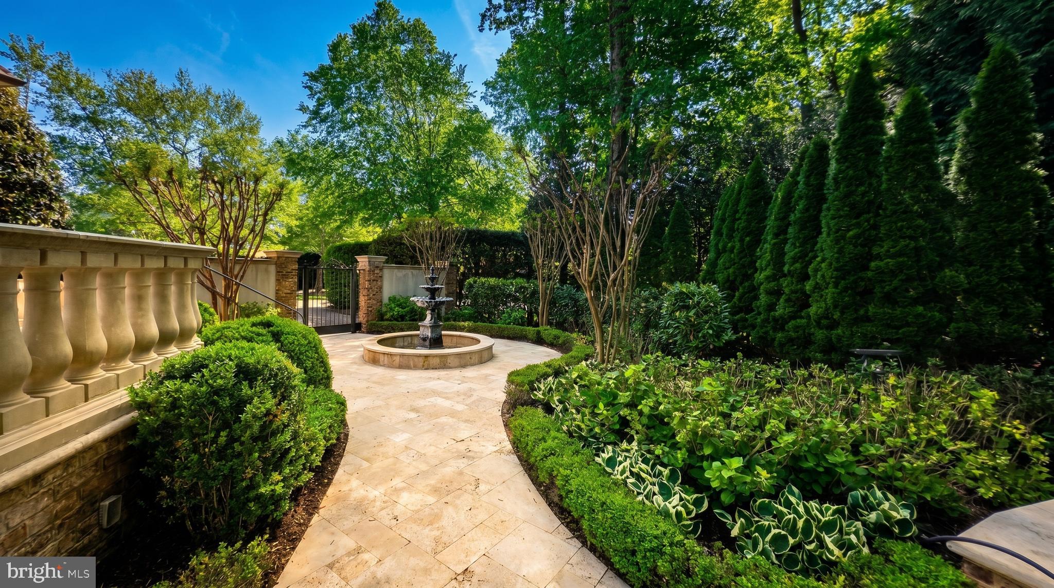 1204 DAVISWOOD DRIVE