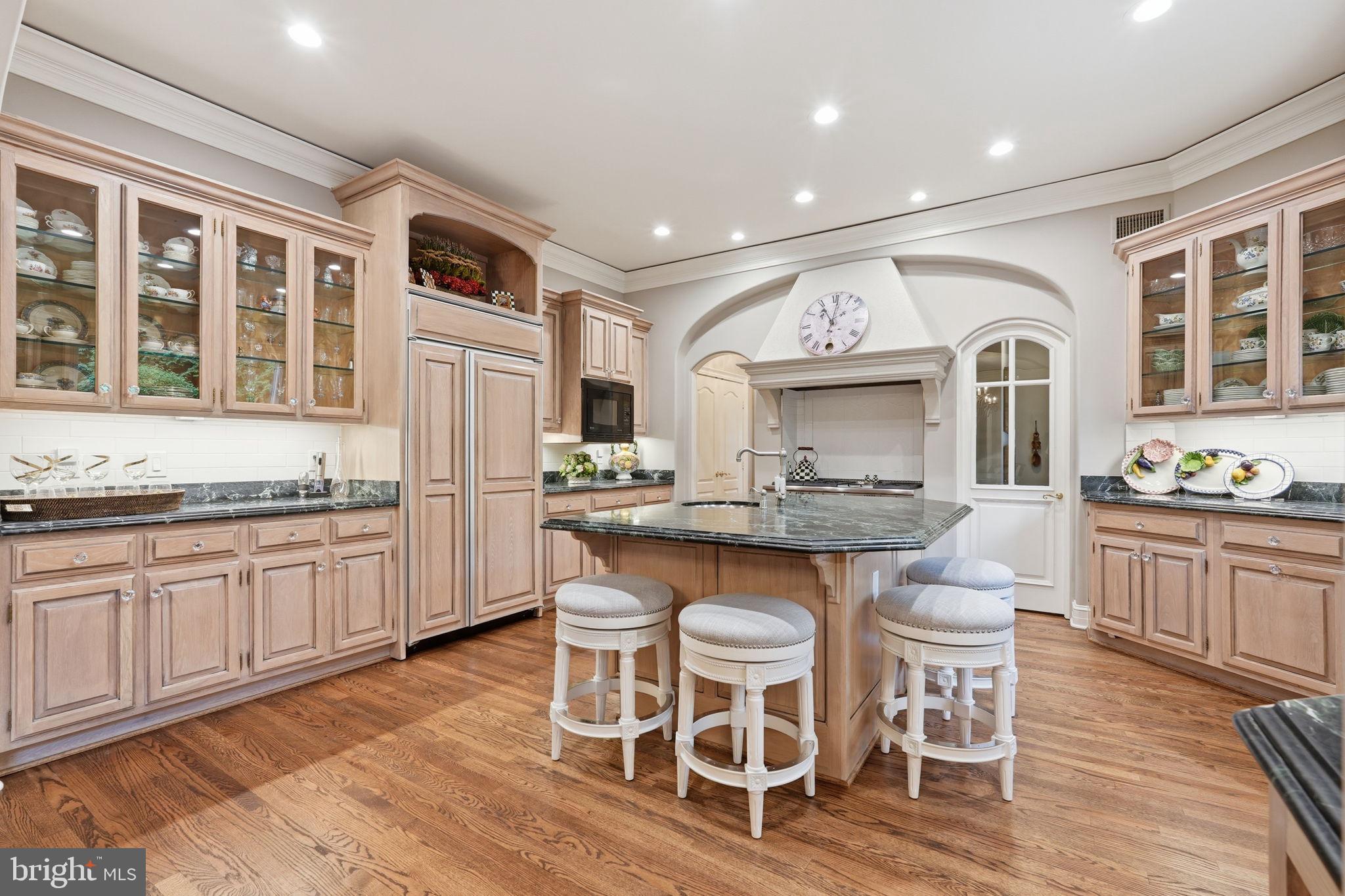 1204 DAVISWOOD DRIVE