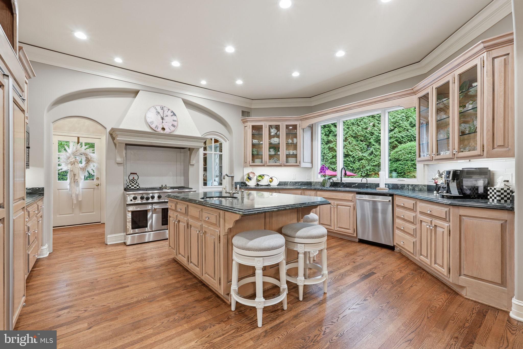 1204 DAVISWOOD DRIVE