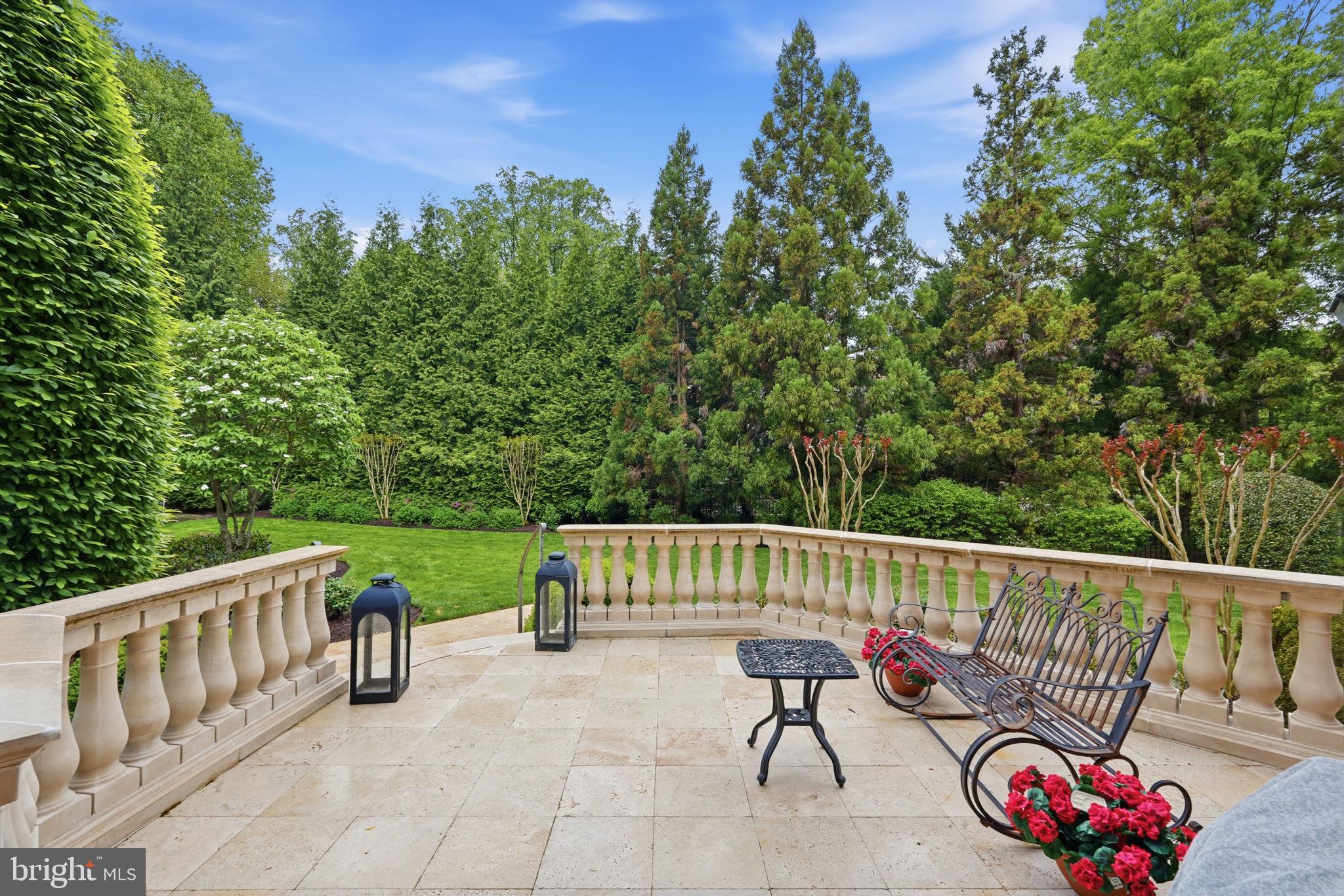 1204 DAVISWOOD DRIVE