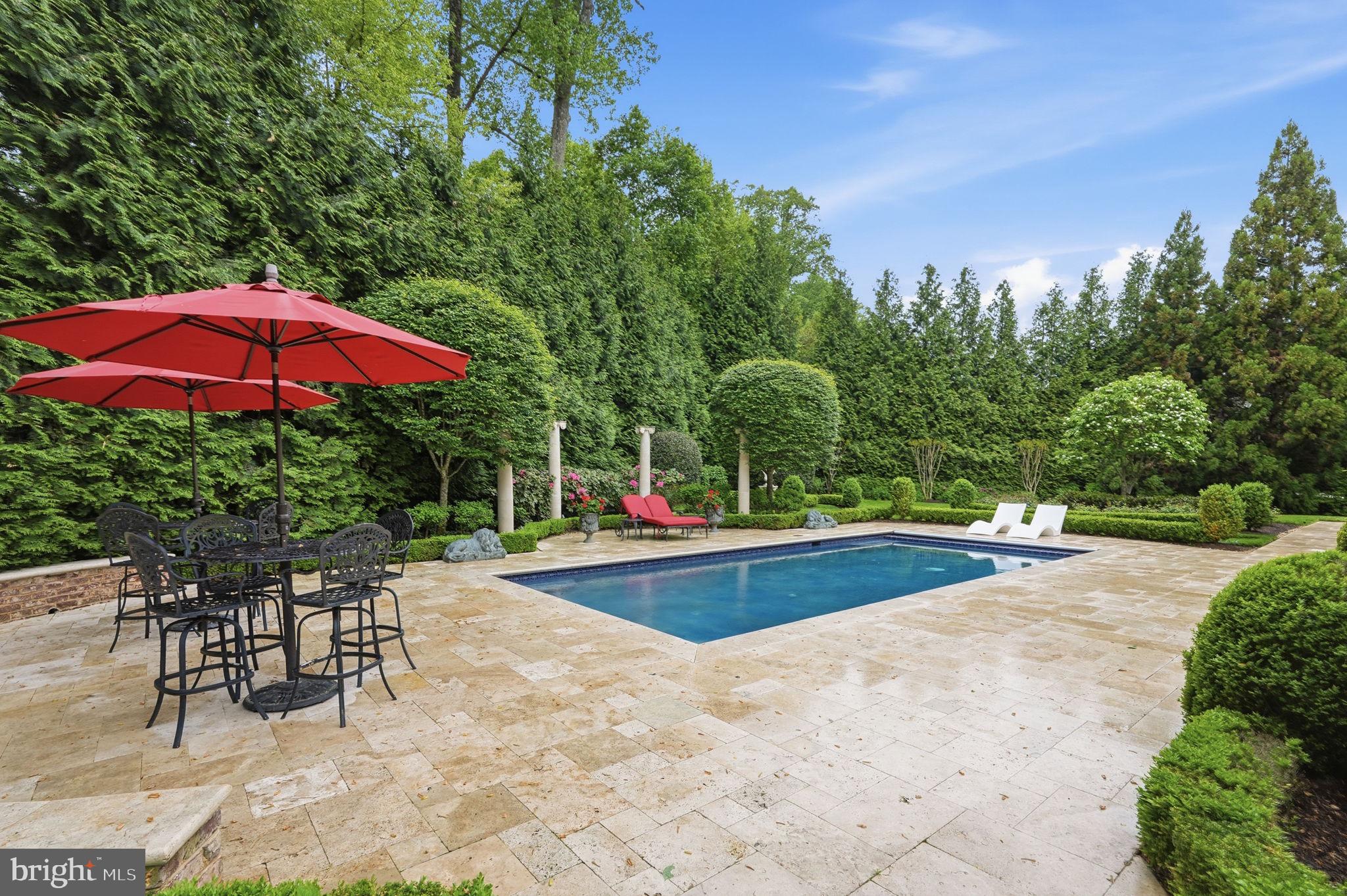 1204 DAVISWOOD DRIVE
