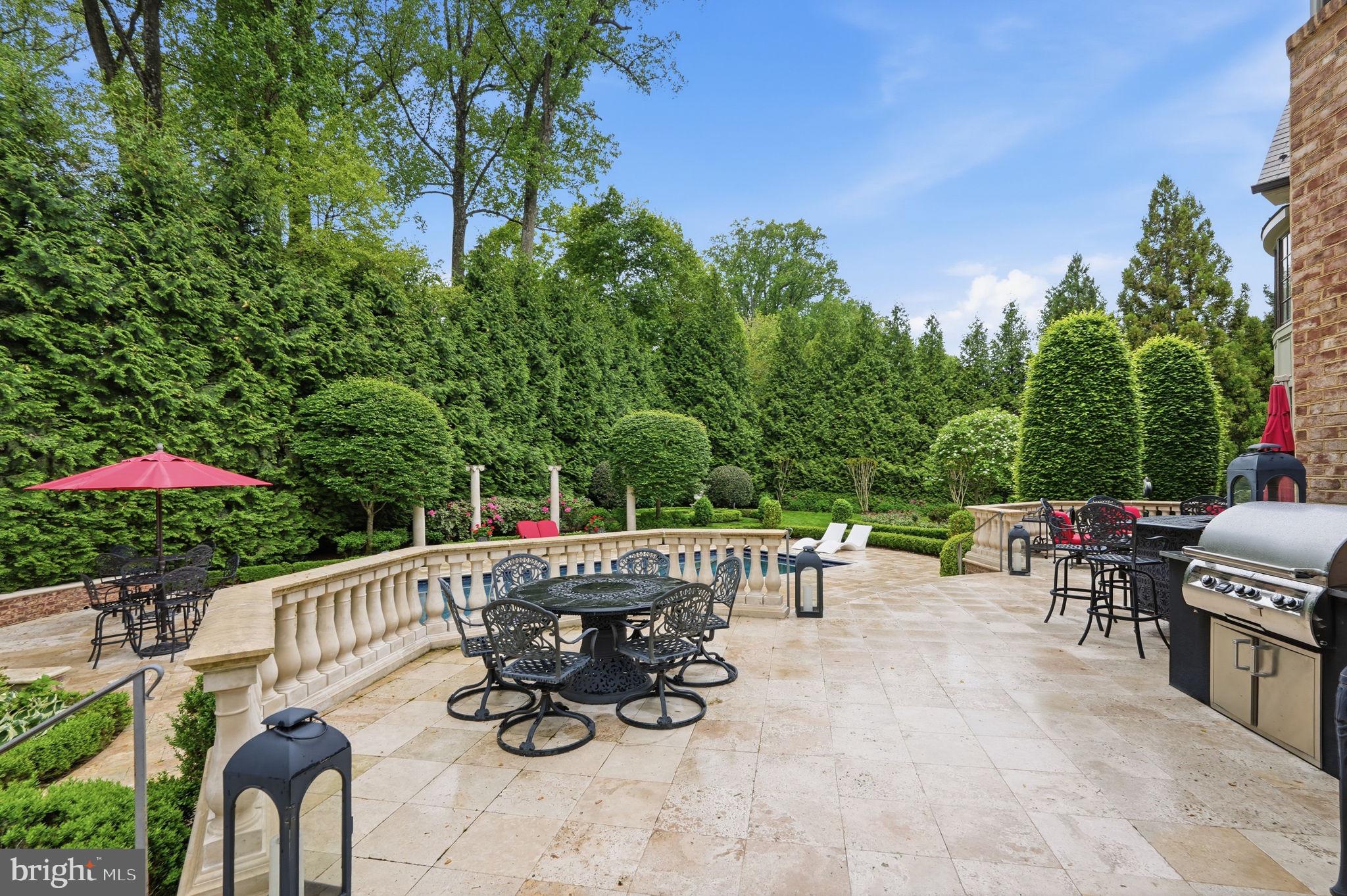 1204 DAVISWOOD DRIVE