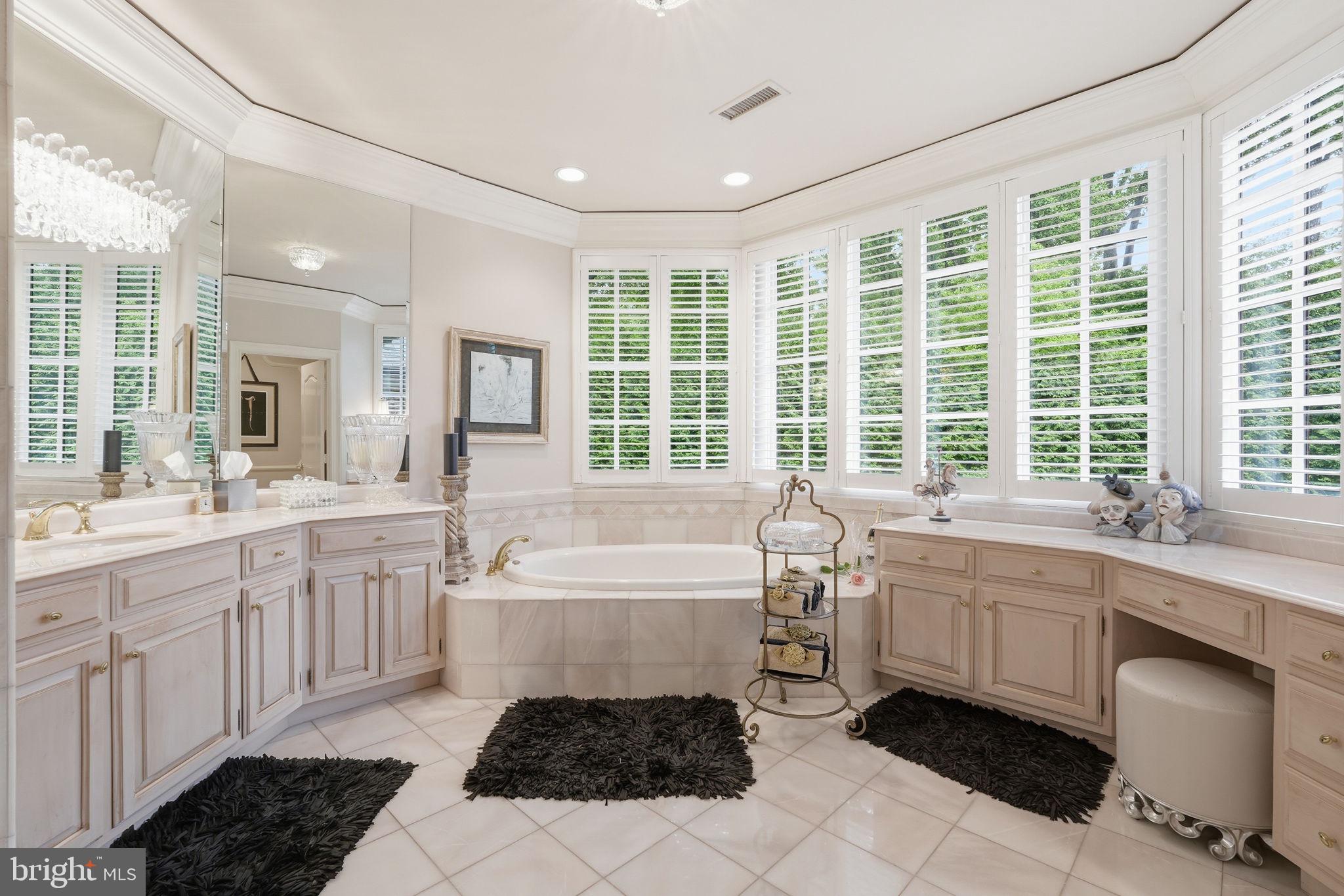 1204 DAVISWOOD DRIVE