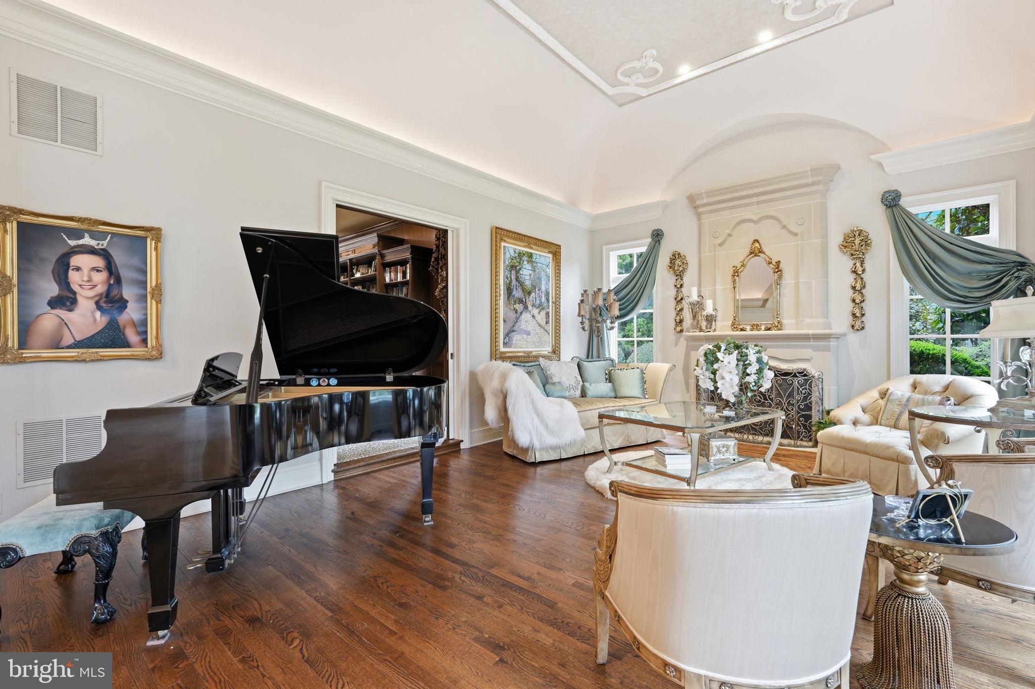1204 DAVISWOOD DRIVE