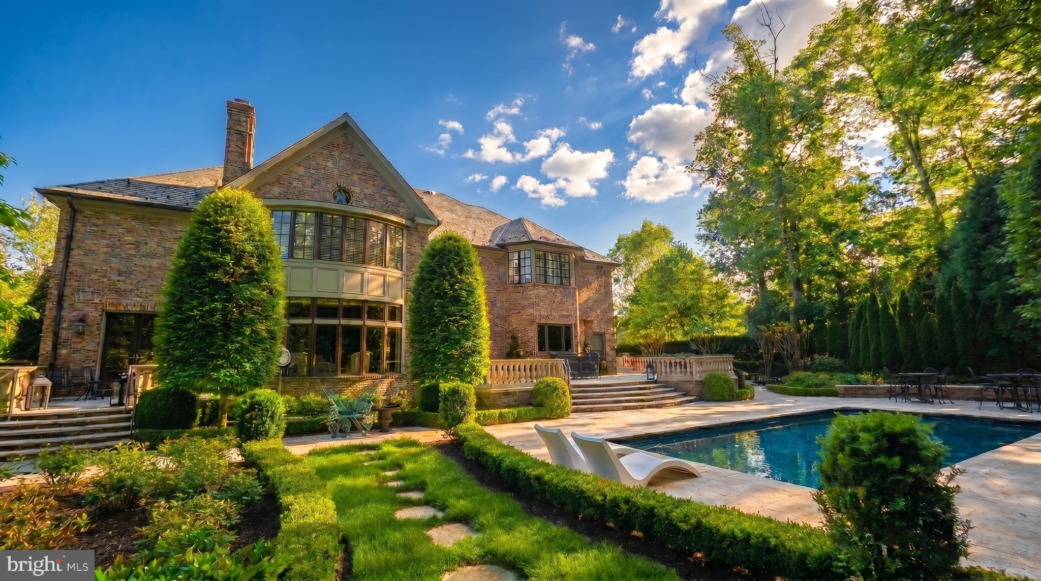 1204 DAVISWOOD DRIVE