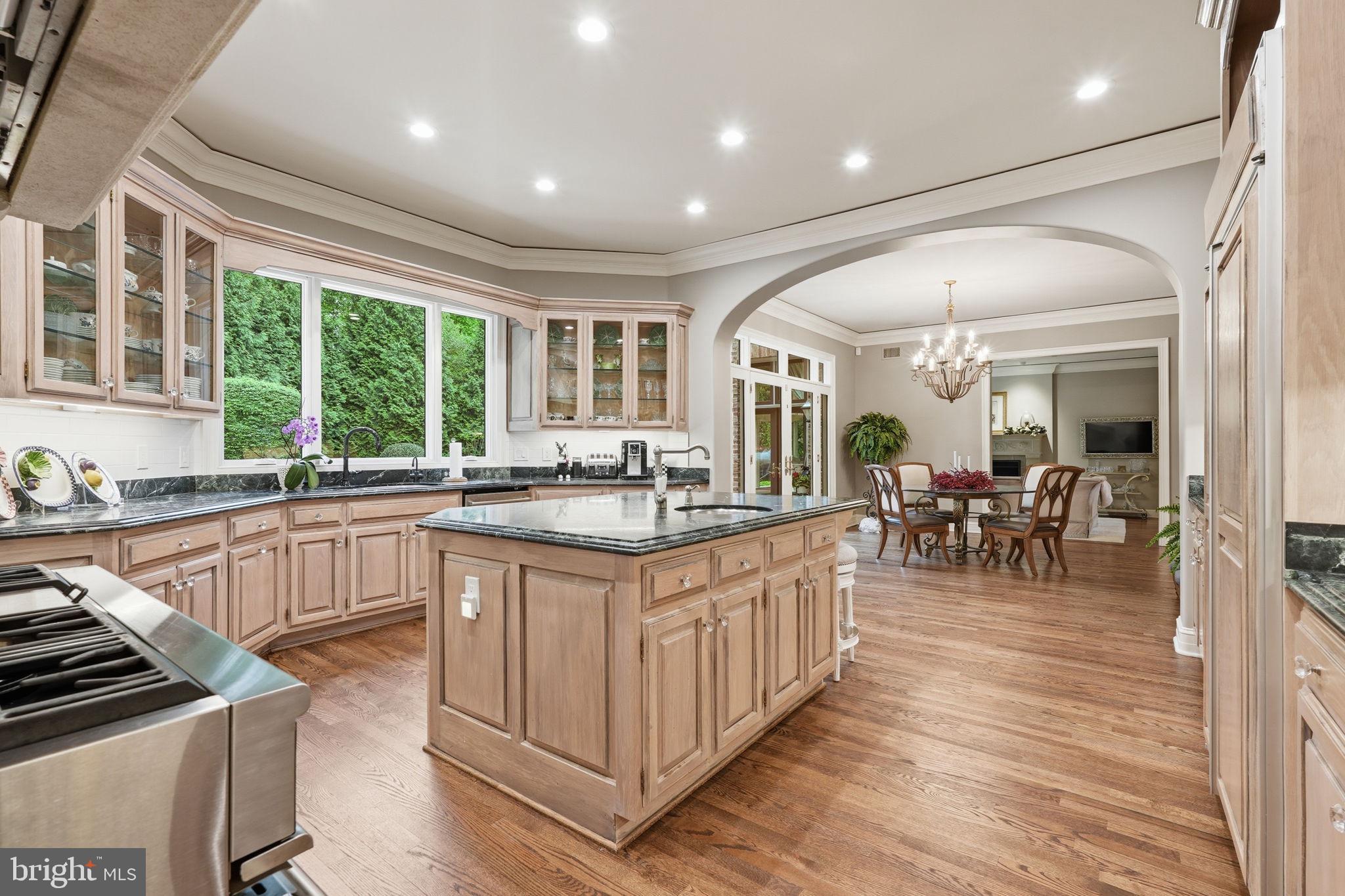 1204 DAVISWOOD DRIVE