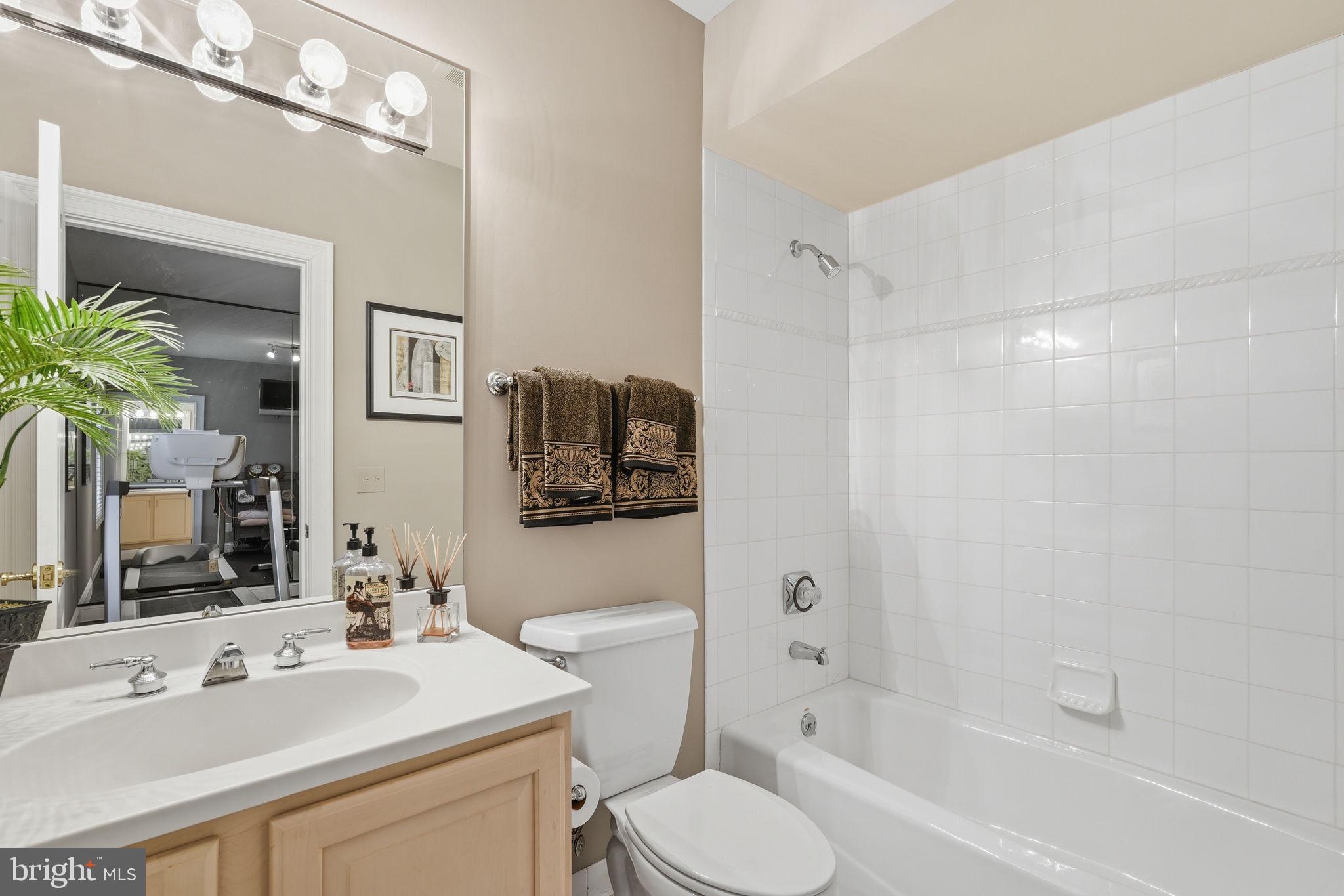 1204 DAVISWOOD DRIVE
