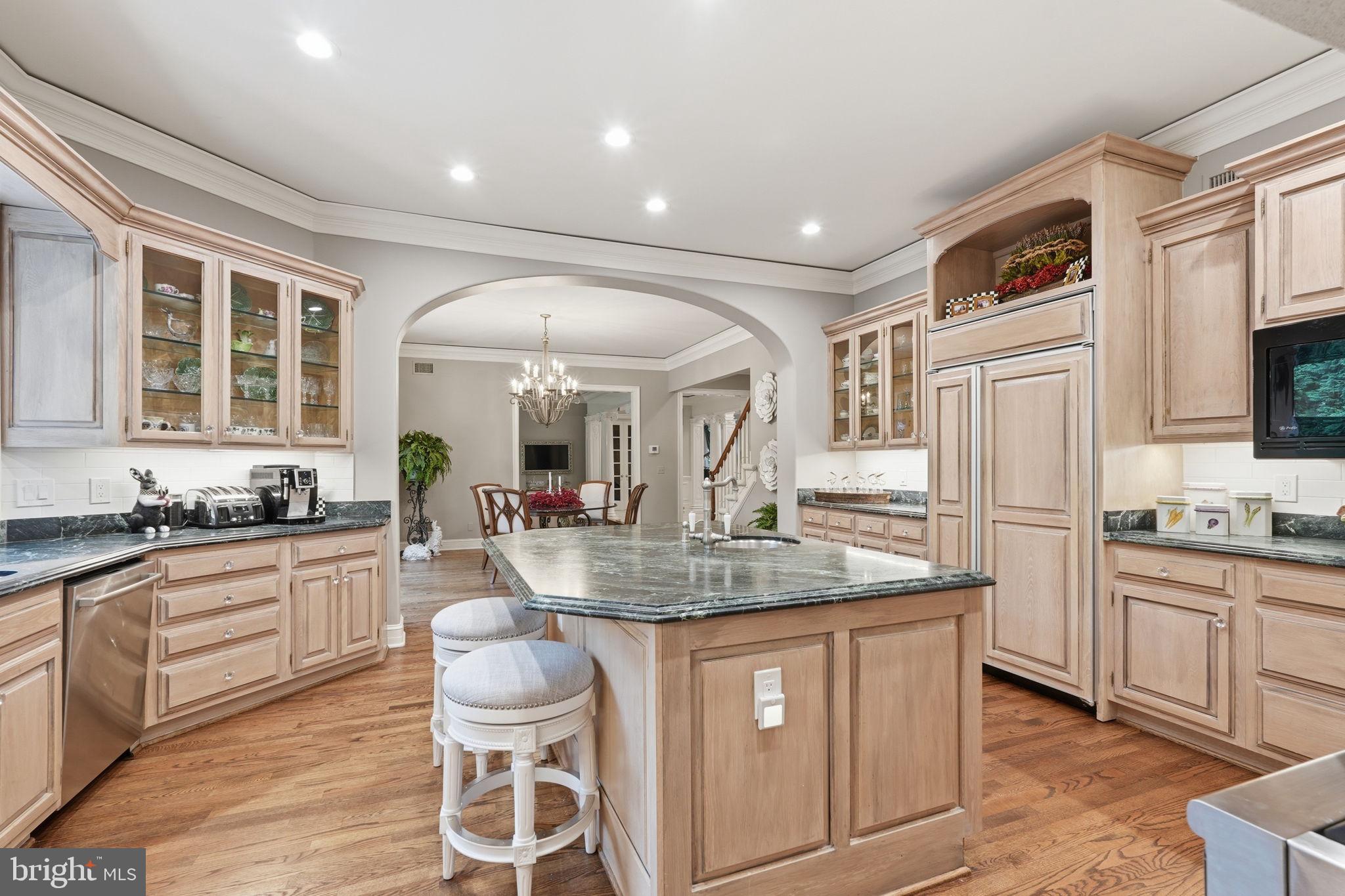 1204 DAVISWOOD DRIVE