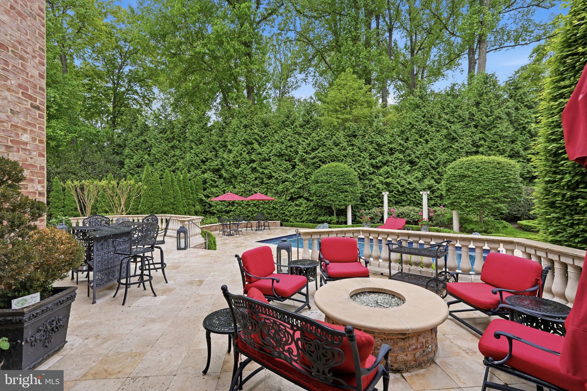 1204 DAVISWOOD DRIVE