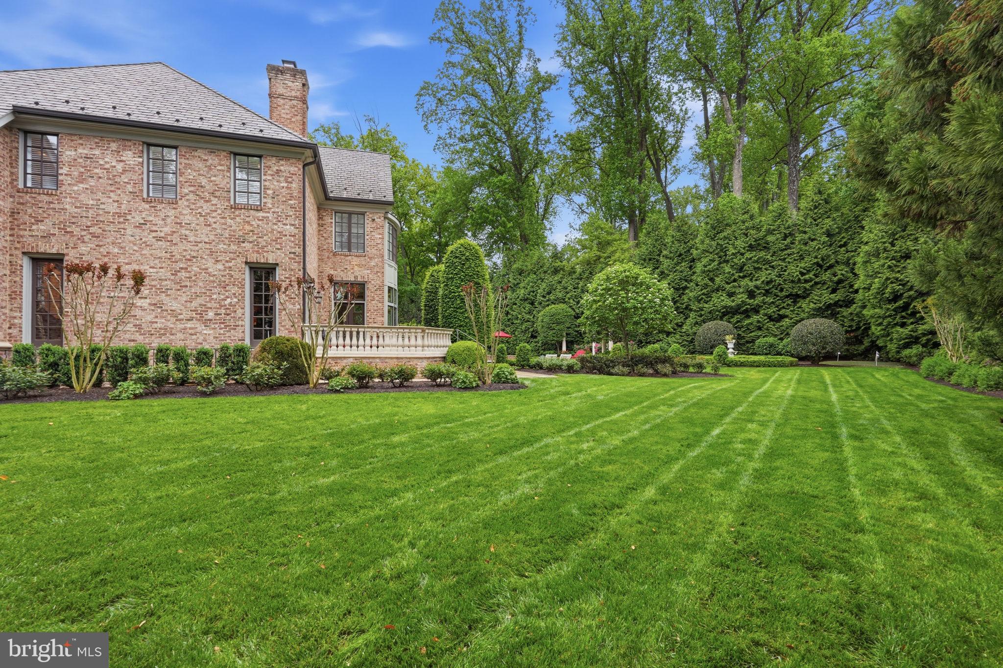 1204 DAVISWOOD DRIVE