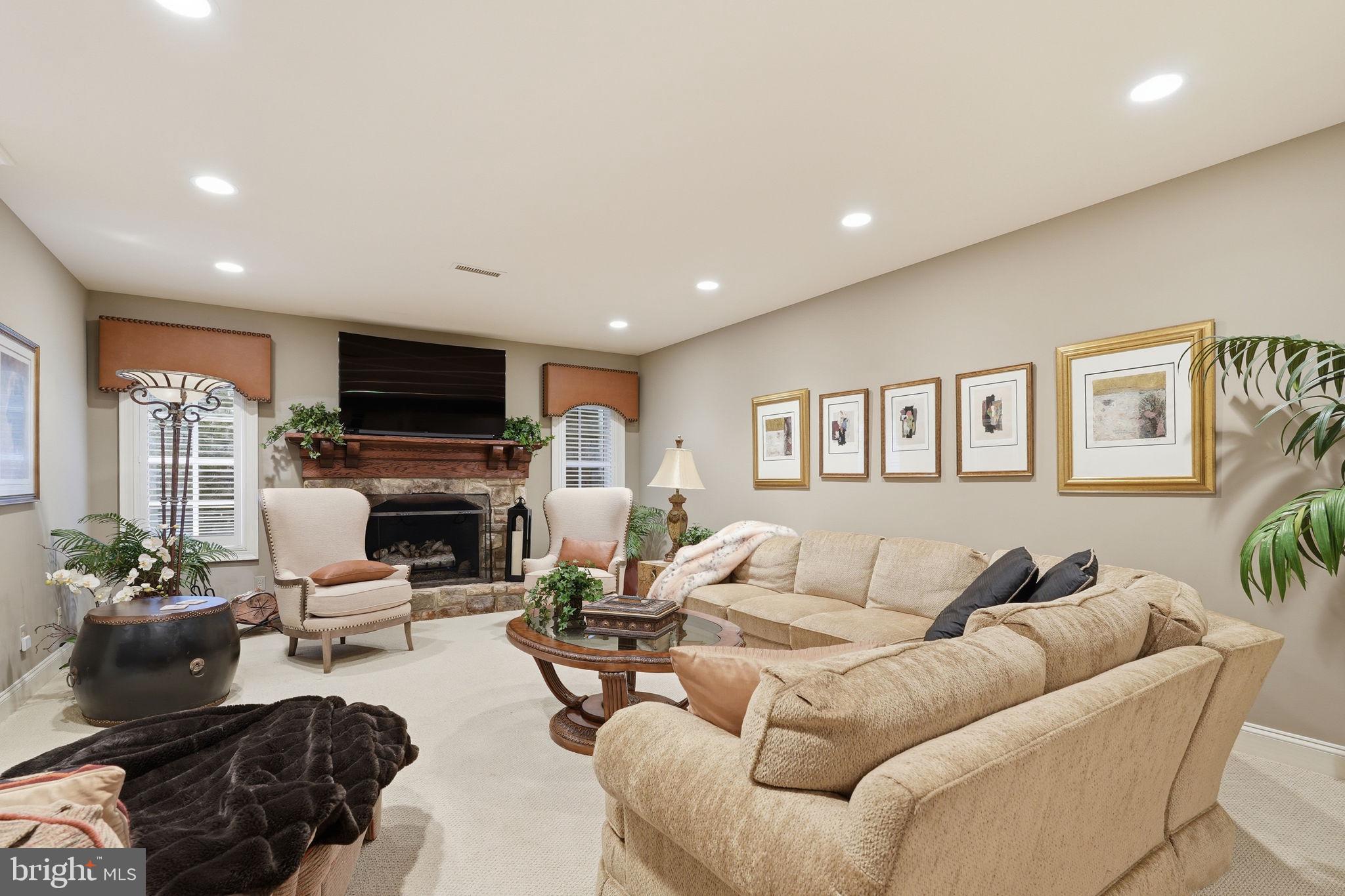 1204 DAVISWOOD DRIVE