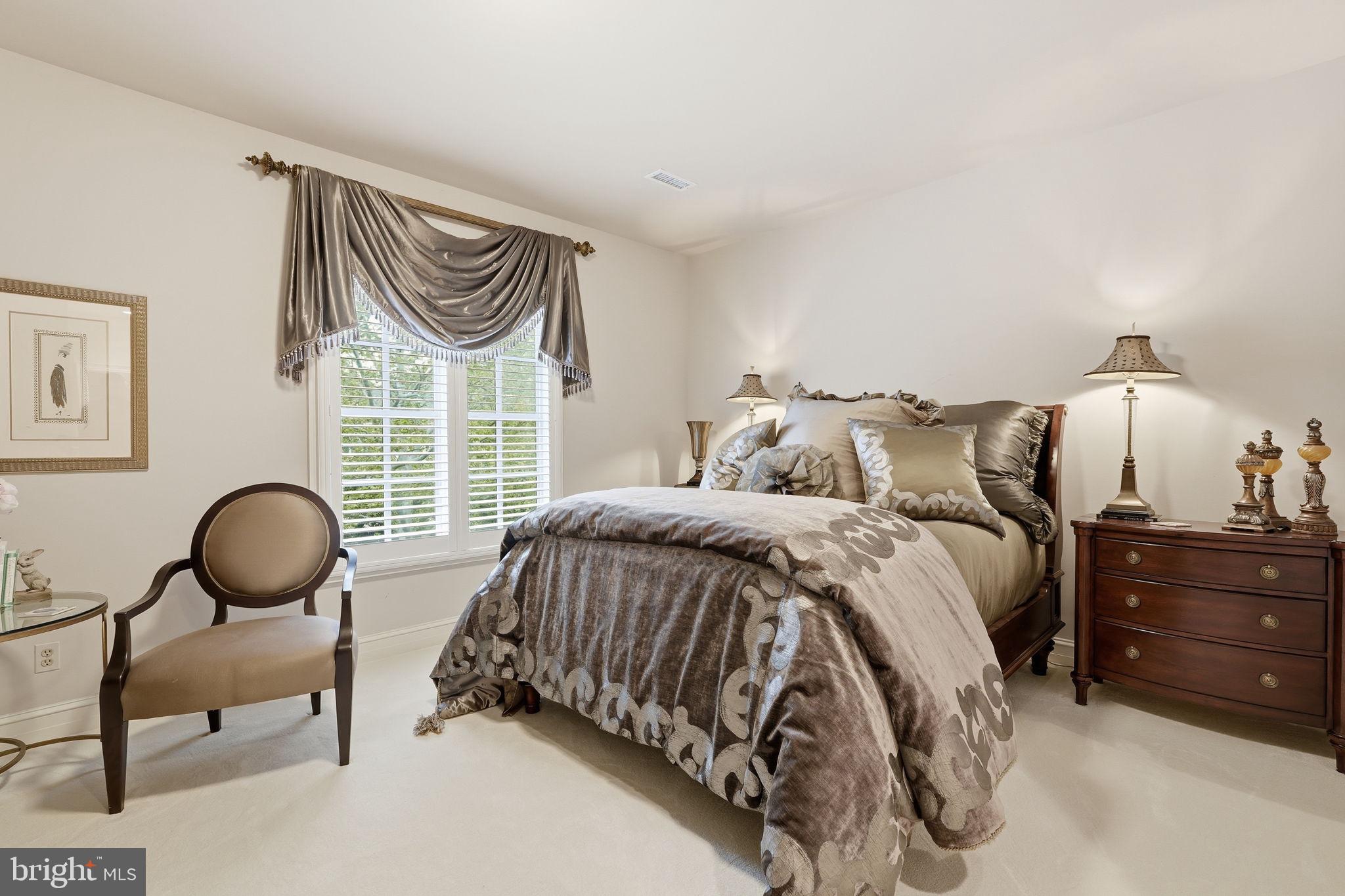 1204 DAVISWOOD DRIVE