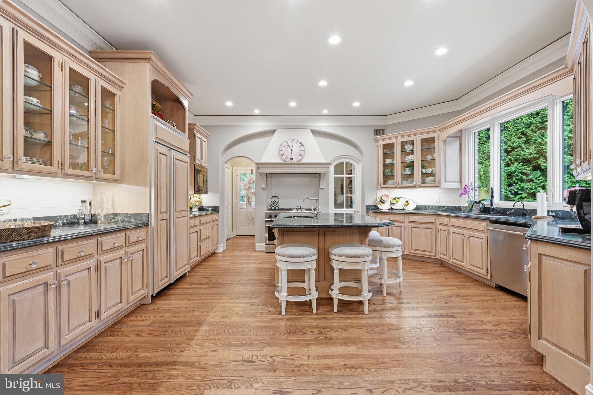 1204 DAVISWOOD DRIVE
