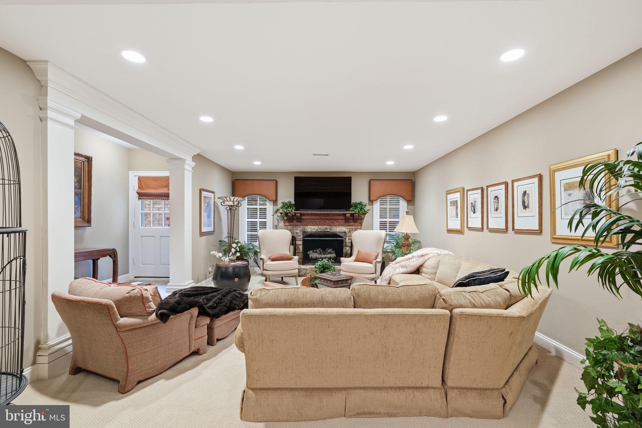 1204 DAVISWOOD DRIVE