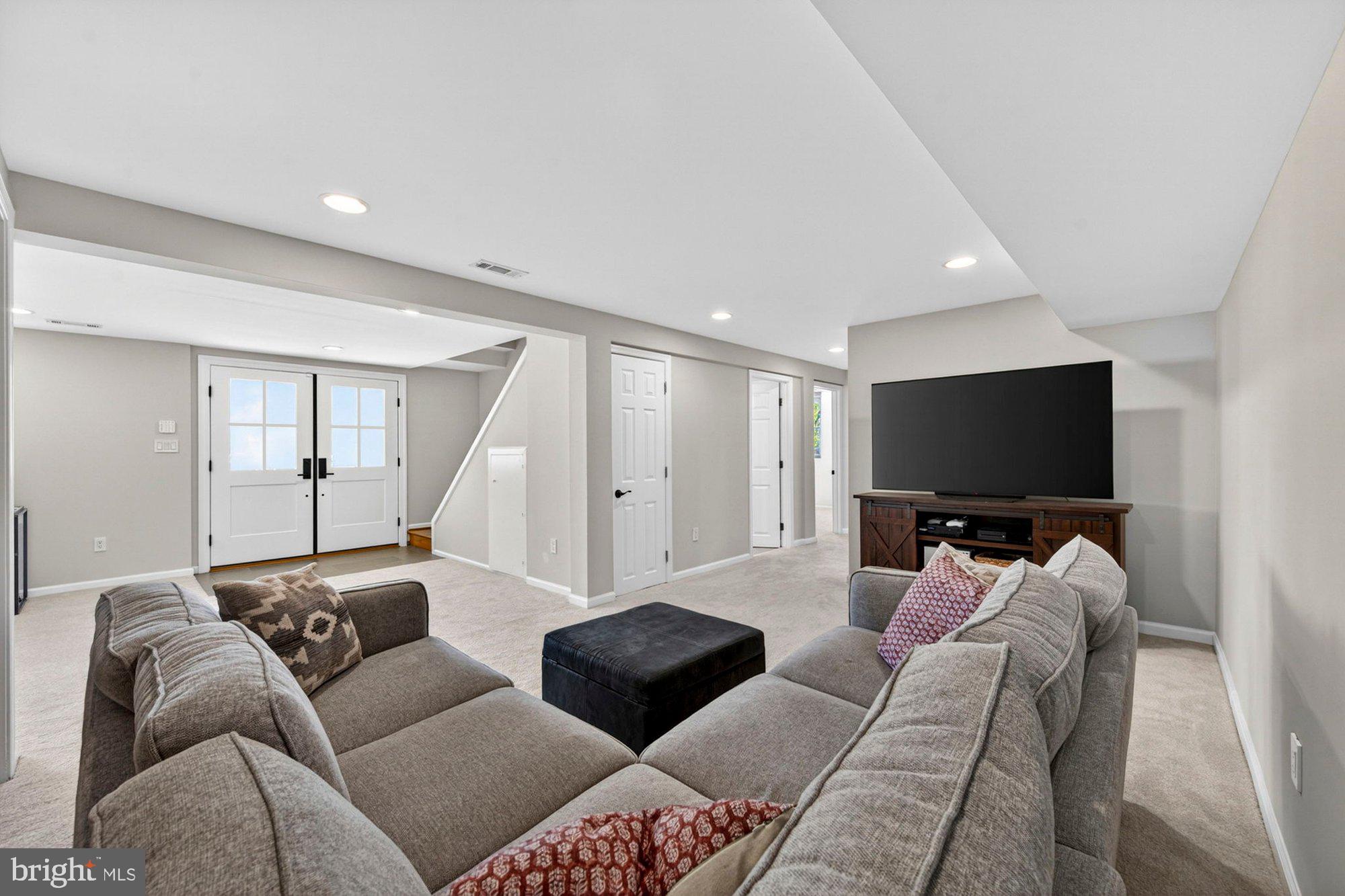 1109 HILLCREST DRIVE SW