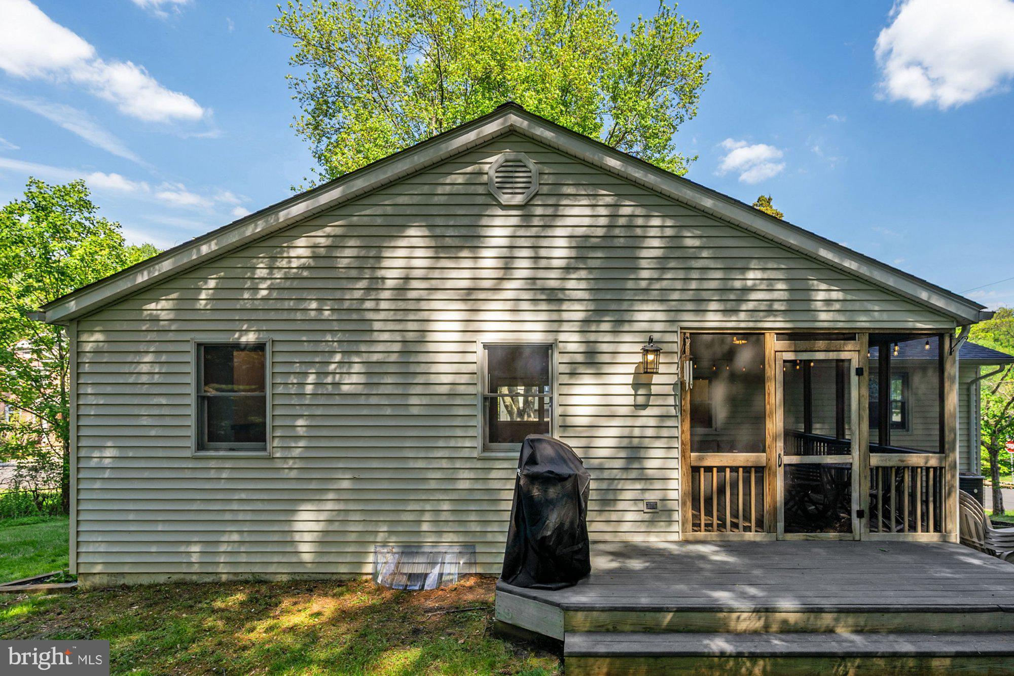 1109 HILLCREST DRIVE SW
