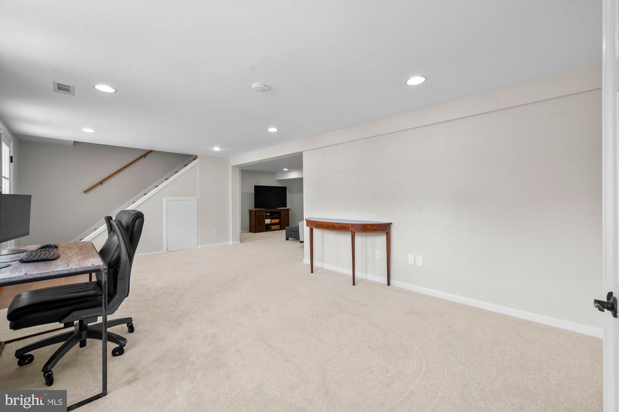1109 HILLCREST DRIVE SW