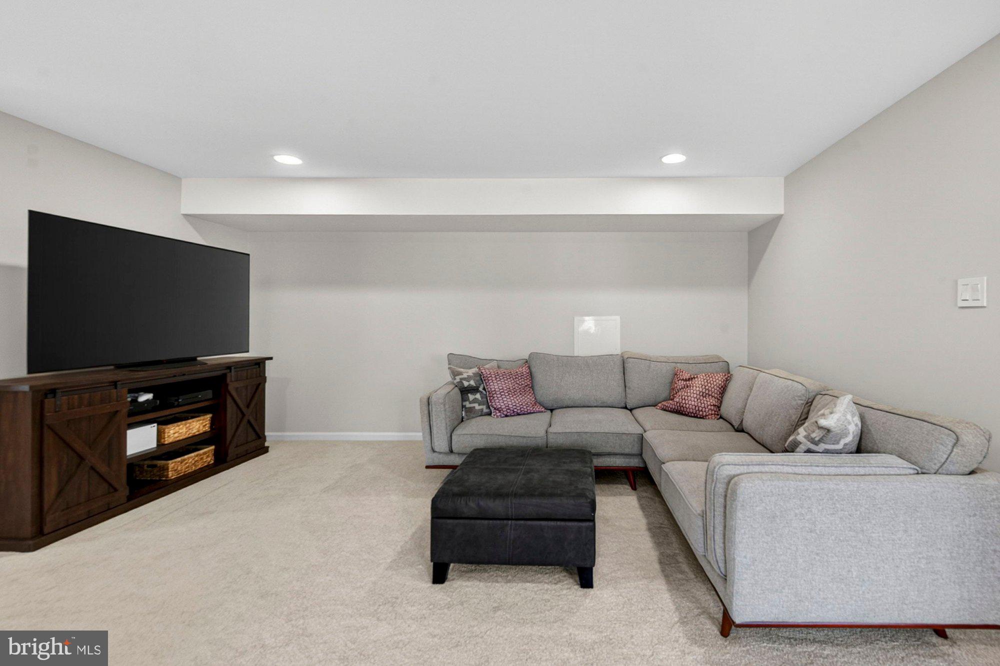 1109 HILLCREST DRIVE SW