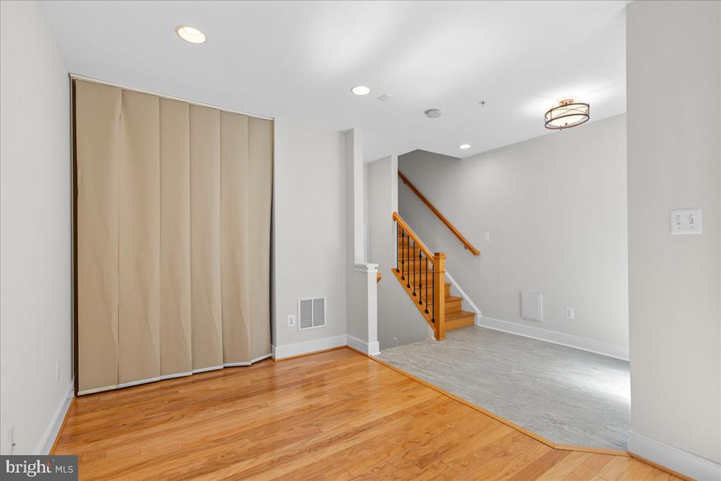 2916 PENNY LANE