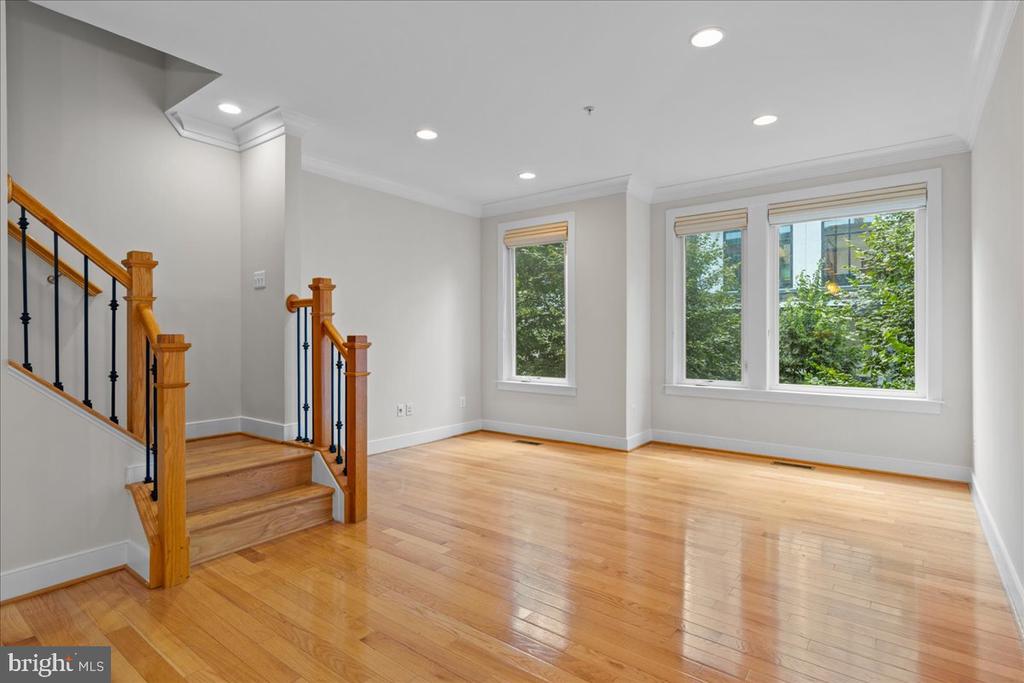 2916 PENNY LANE