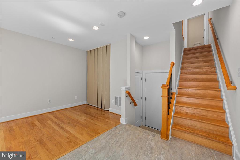 2916 PENNY LANE