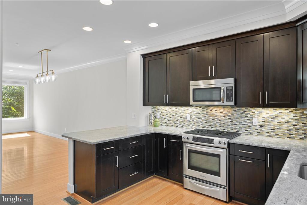 2916 PENNY LANE