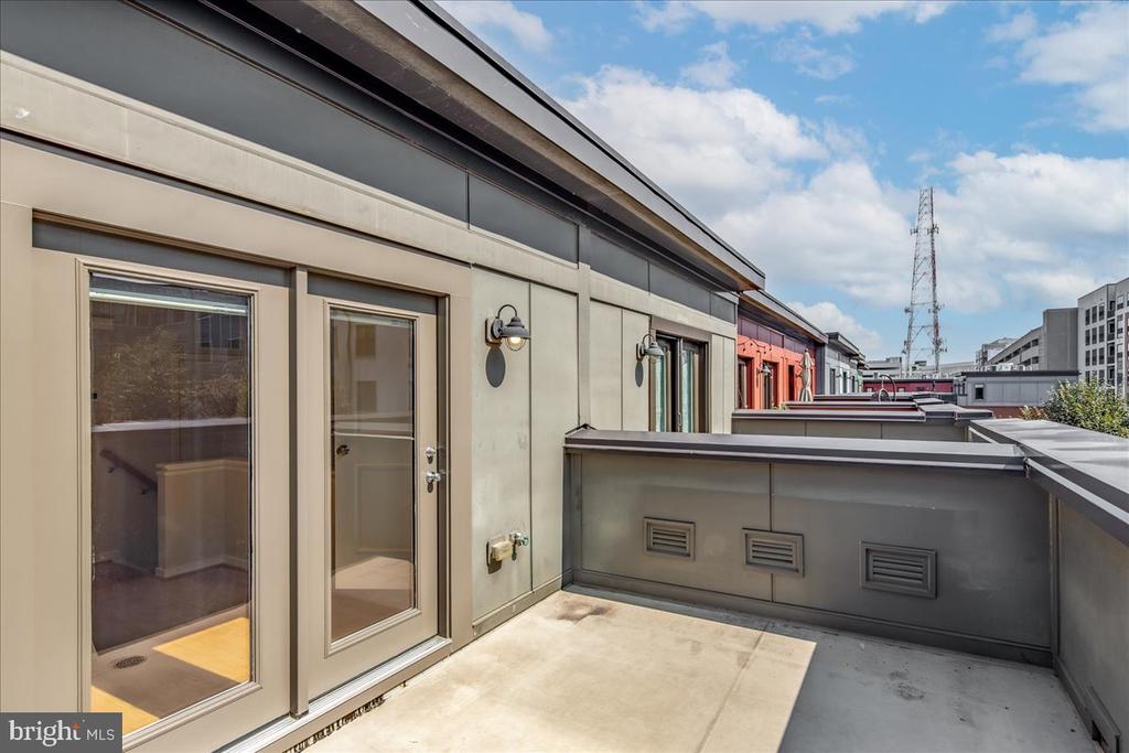 2916 PENNY LANE