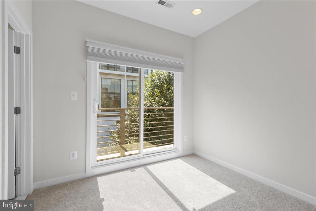 2916 PENNY LANE