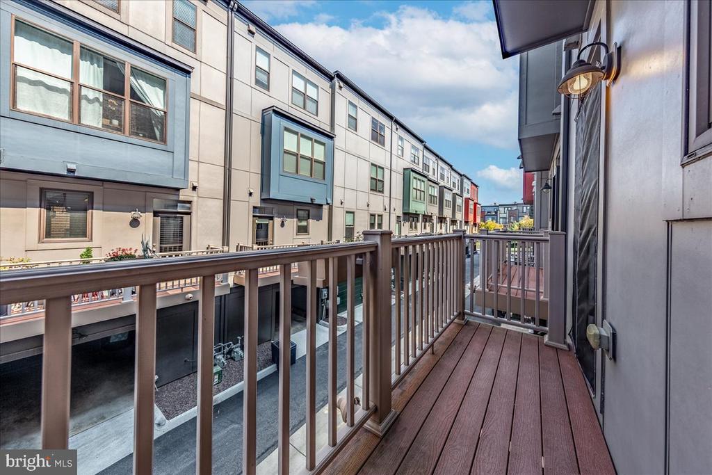2916 PENNY LANE
