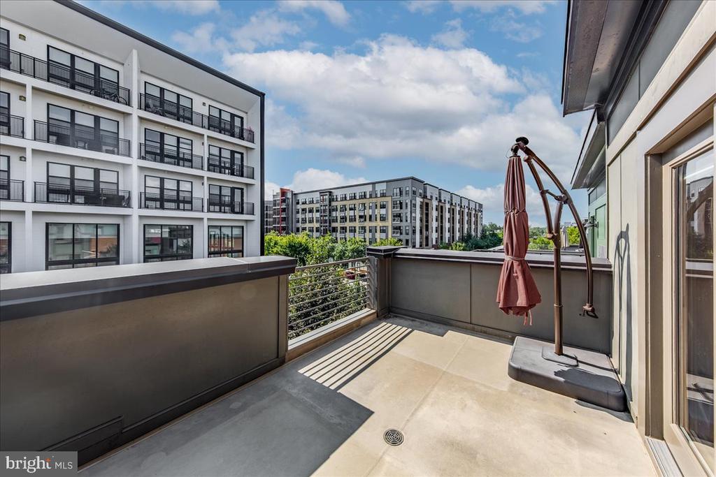 2916 PENNY LANE