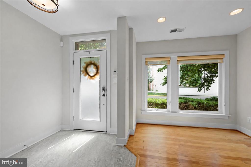 2916 PENNY LANE
