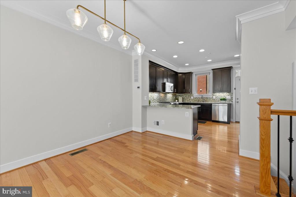 2916 PENNY LANE